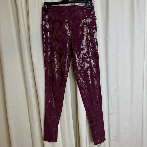 NWT VICTORIA SECRET SPORT TOTAL KNOCKOUT TIGHT Retired SHINE SIZE small - Picture 1 of 3